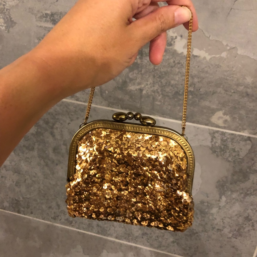 Vintage gold sequinned small wristlet clutch